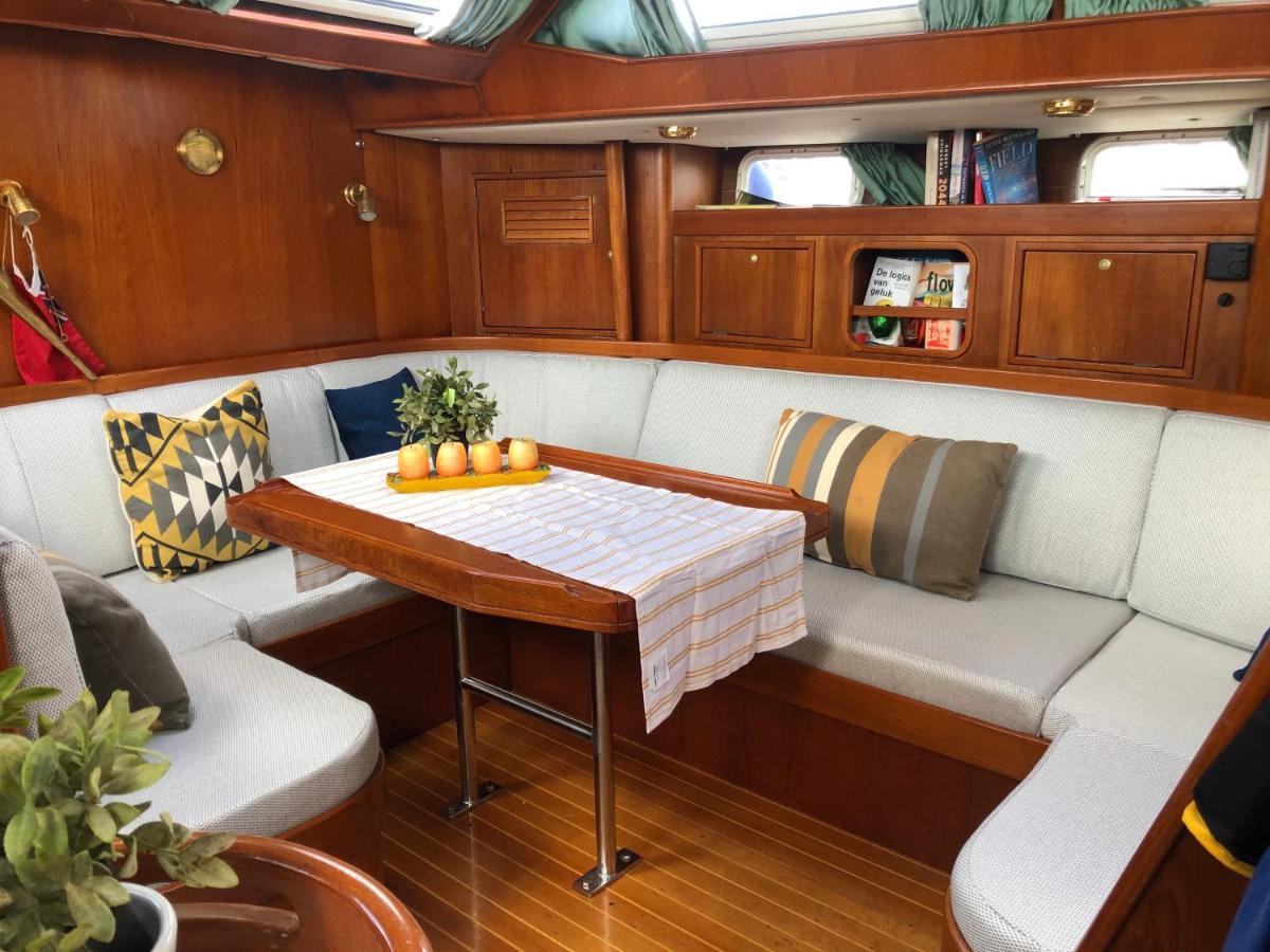 From September Lyra On The Go To Suriname Till 1 April 2026 Joint Captain Casey Medemblik Luaran gambar