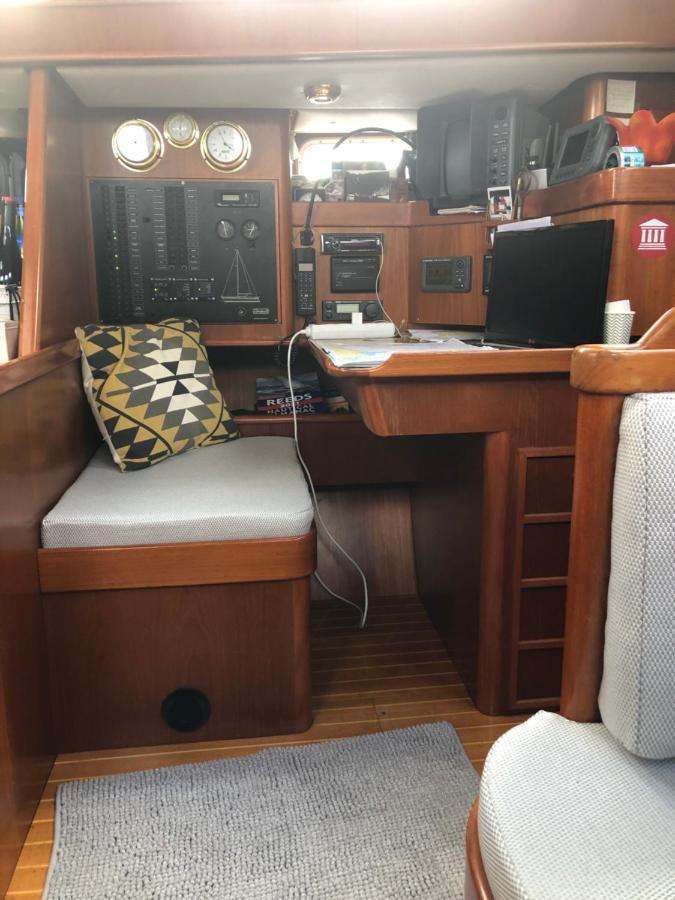 From September Lyra On The Go To Suriname Till 1 April 2026 Joint Captain Casey Medemblik Luaran gambar