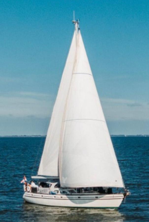 From September Lyra On The Go To Suriname Till 1 April 2026 Joint Captain Casey Medemblik Luaran gambar